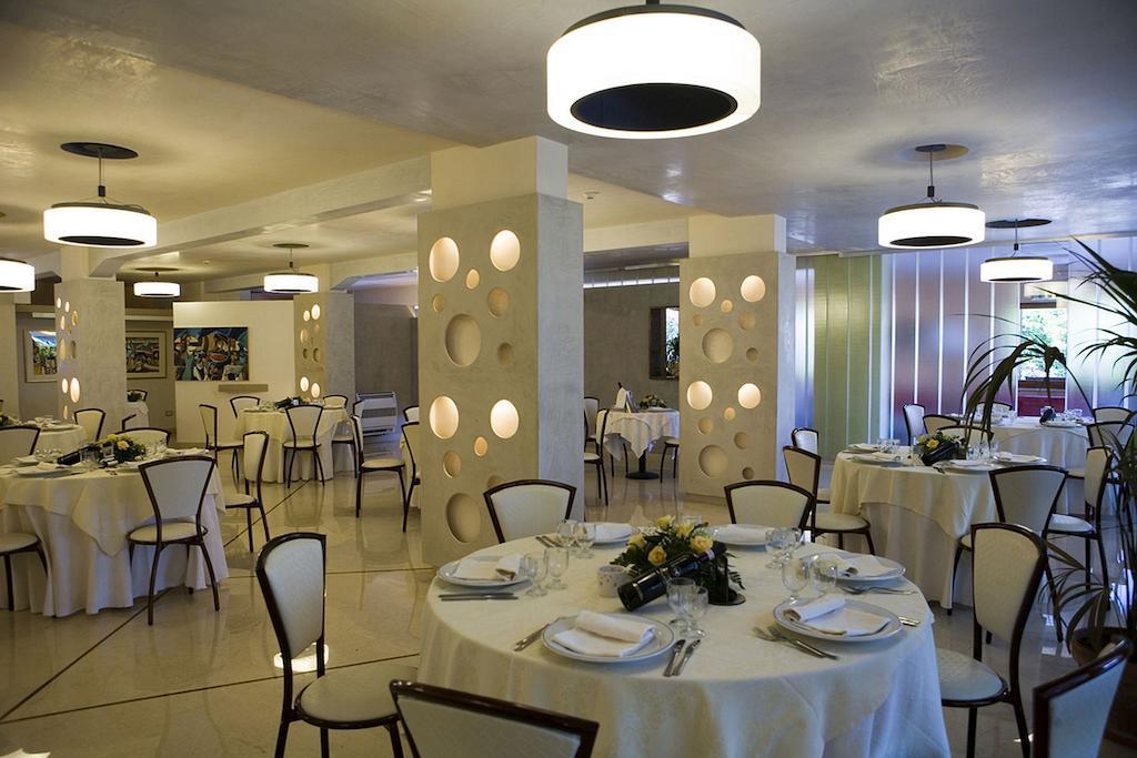 Hotel Ristorante Cavaliere Скаріо Екстер'єр фото