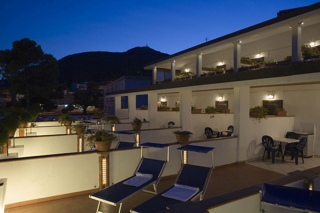 Hotel Ristorante Cavaliere Скаріо Екстер'єр фото