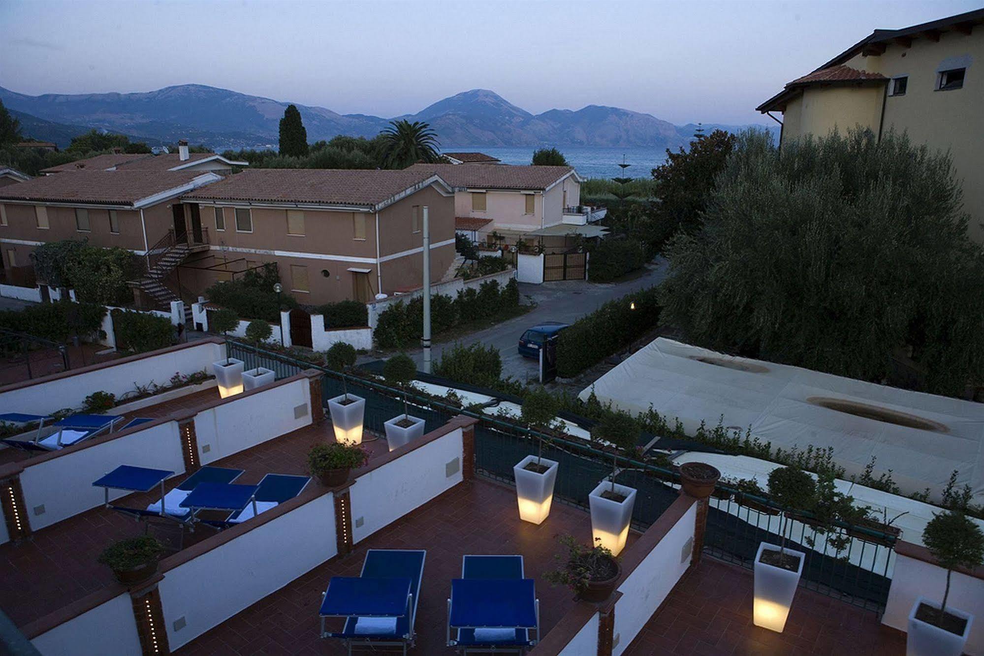 Hotel Ristorante Cavaliere Скаріо Екстер'єр фото